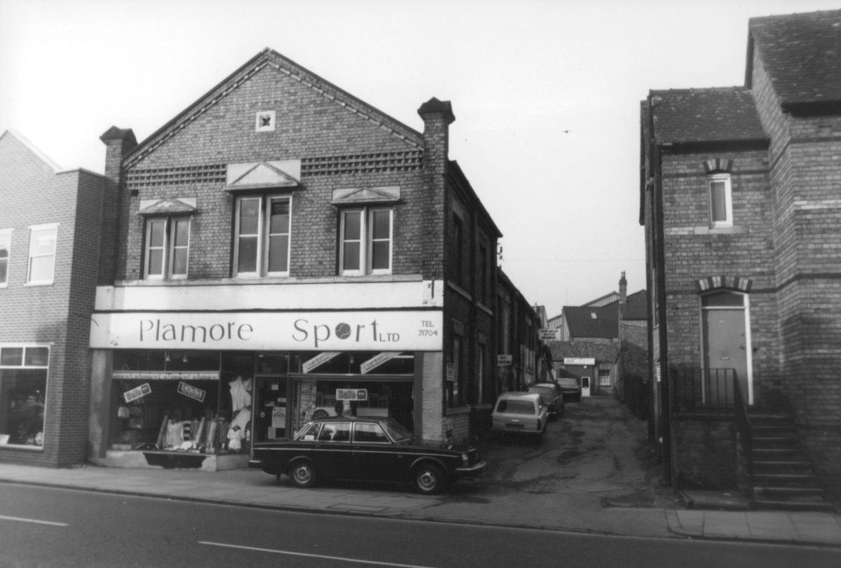 Who enjoyed going to this Grantham shop?
