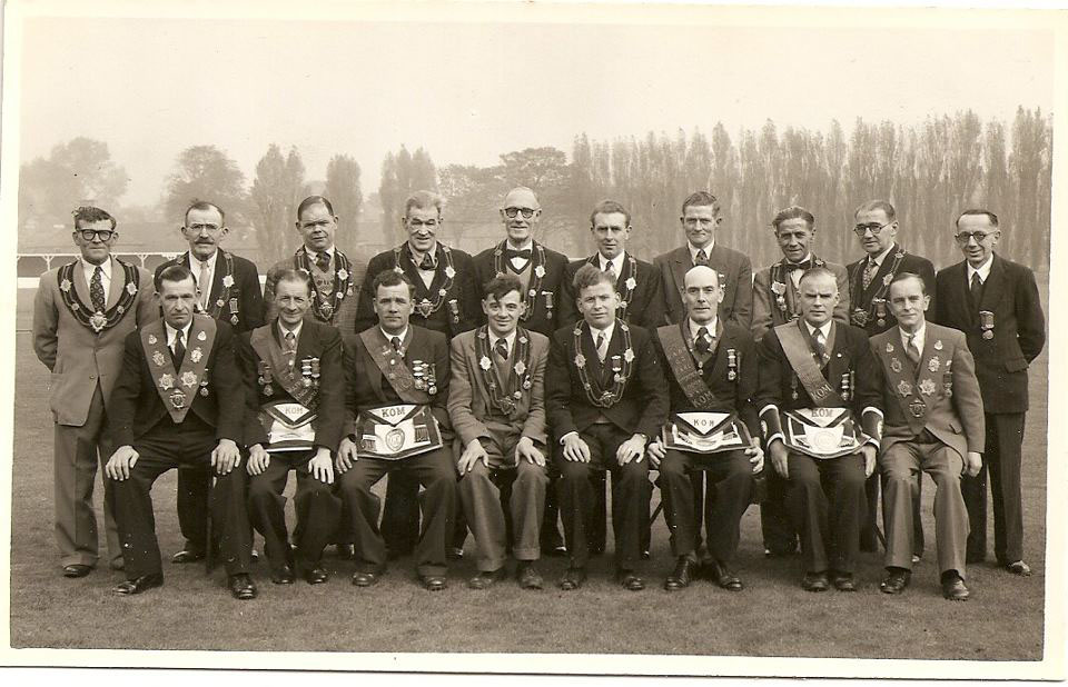 Do you recognise these Grantham men?